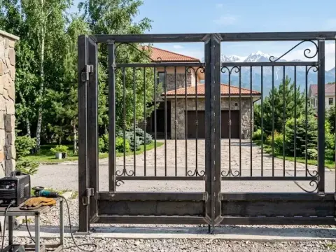 Сварка входной группы в микрорайоне Таугуль